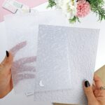 carpeta de embossing flores cajacadabra deluxe abril 2024 Alúa Cid scrapbooking 3