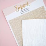 carpeta de embossing madera 6x8.25 Lora Bailora scrapbooking la esquinita del scrap México 1