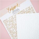 carpeta de embossing olivo 6x8.25 Lora Bailora scrapbooking la esquinita del scrap México 1