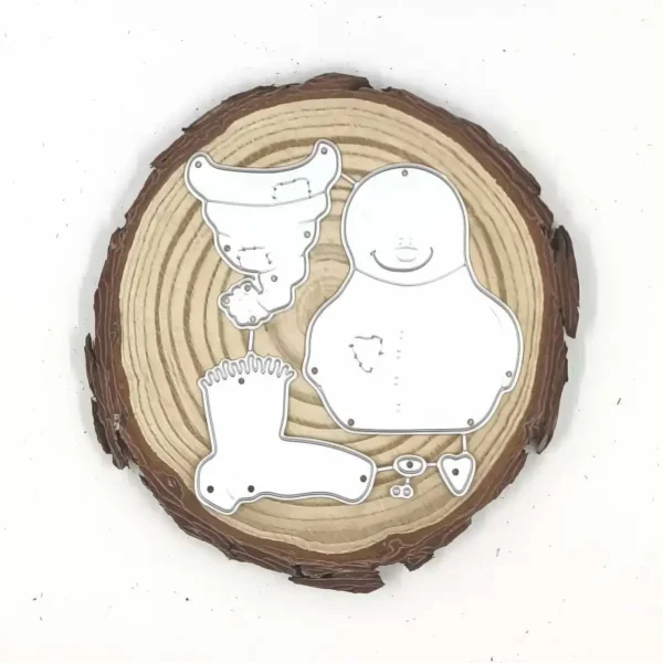 Troquel muñeco de nieve; pieza mayor 50 × 60 mm; set con gorro/bufanda, bota y detalles; suaje compatible con Big Shot para scrapbooking y tarjetería