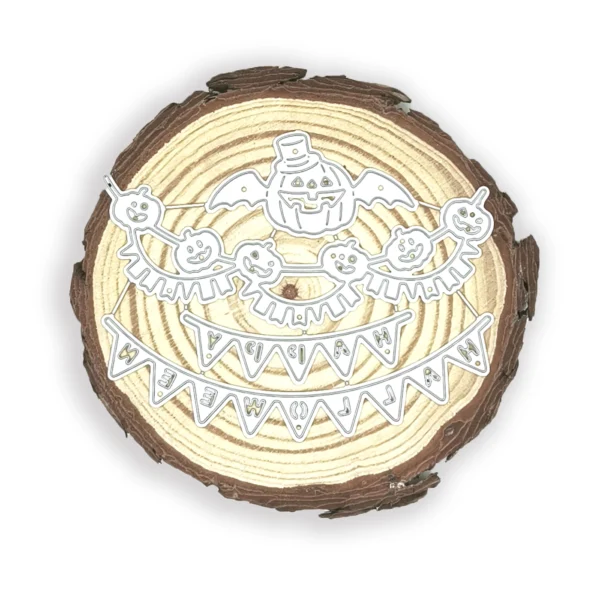 Troquel banderines y cenefa de calabazas Halloween, pieza grande 95 × 35 mm; letras caladas “HALLOWEEN”; suaje compatible con Big Shot Este troquel (o suaje) trae guirnaldas temáticas para armar decoraciones de Halloween: una tira de calabacitas, un set de banderines con letras y una pieza central tipo calabaza/murciélago. Perfecto para tarjetas, bolsitas de dulces, layouts y toppers. Tamaño aproximado: pieza más grande 95 × 35 mm. Letras caladas para formar “HALLOWEEN”; corta en varios colores y alterna los triángulos. Cenefa de calabacitas con detalle festoneado para bordes y bandas superiores. Pieza central para rematar guirnaldas o usar como elemento protagonista. Compatible con la mayoría de máquinas de corte (p. ej. Sizzix Big Shot, Cuttlebug, etc.). ***Usa cartulina naranja, negro y morado, añade vellum detrás de las letras para un efecto luminoso y realza ojos y bocas con papel glitter o Nuvo drops. Superpone una segunda tira desfasada en blanco para crear sombra y mayor contraste; el cordel tipo baker’s twine le da el toque de guirnalda real.*** Tip creativo: corta la palabra dos veces (negro y naranja) y combina triángulos para efecto “caramelo”; pega la cenefa sobre acetato y monta con foam para convertirla en shaker en la portada de tu tarjeta. Compra en La Esquinita del Scrap: envíos el mismo día en CDMX y en 24 h al resto de México, gran stock y precios justos.