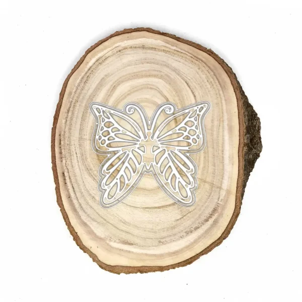 Troquel mariposa doble capa grande; 110 × 100 mm; base sólida y filigrana calada para scrapbooking y tarjetería; compatible con Big Shot