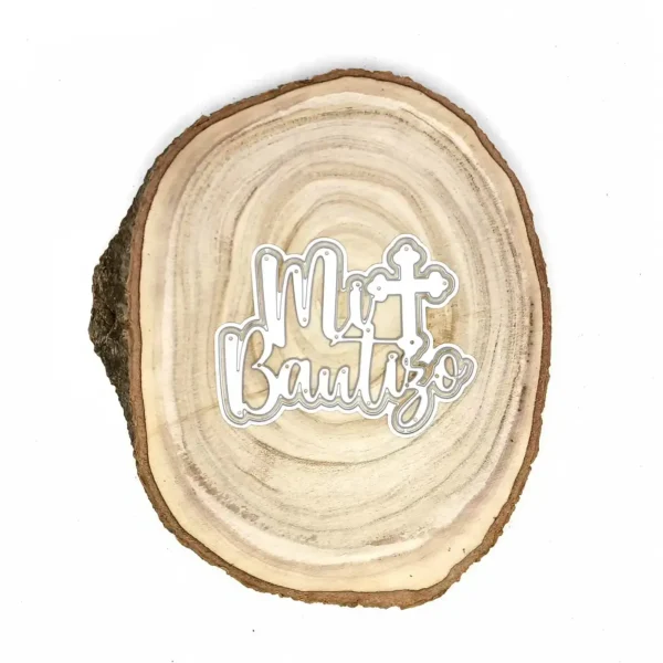 Troquel “Mi Bautizo” con cruz, doble capa, tamaño 107 × 82 mm; ideal para invitaciones y recuerdos; compatible con Big Shot