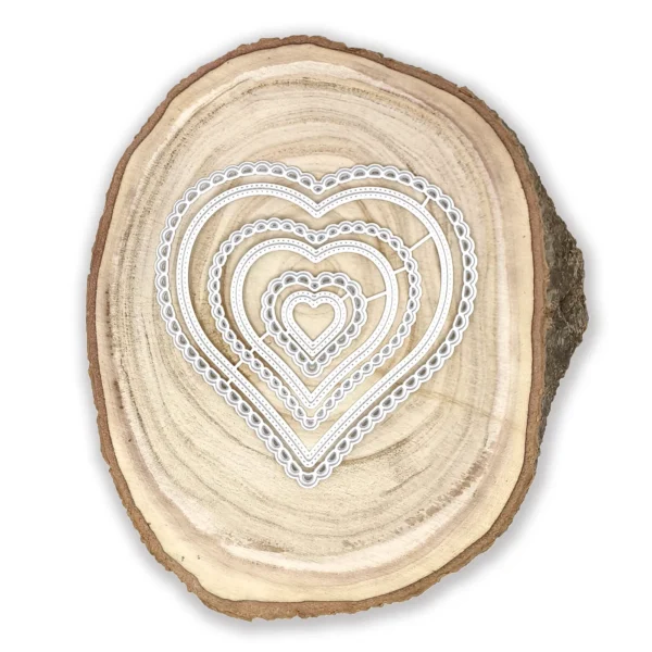 Troquel suaje nido de corazones con borde festoneado y doble pespunte, tamaño 120x125 mm