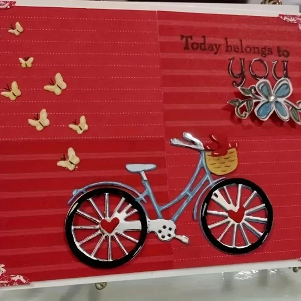 Troquel suaje bicicleta con cesta, mariposas y corazones de 82x50 mm para scrapbooking y tarjetería